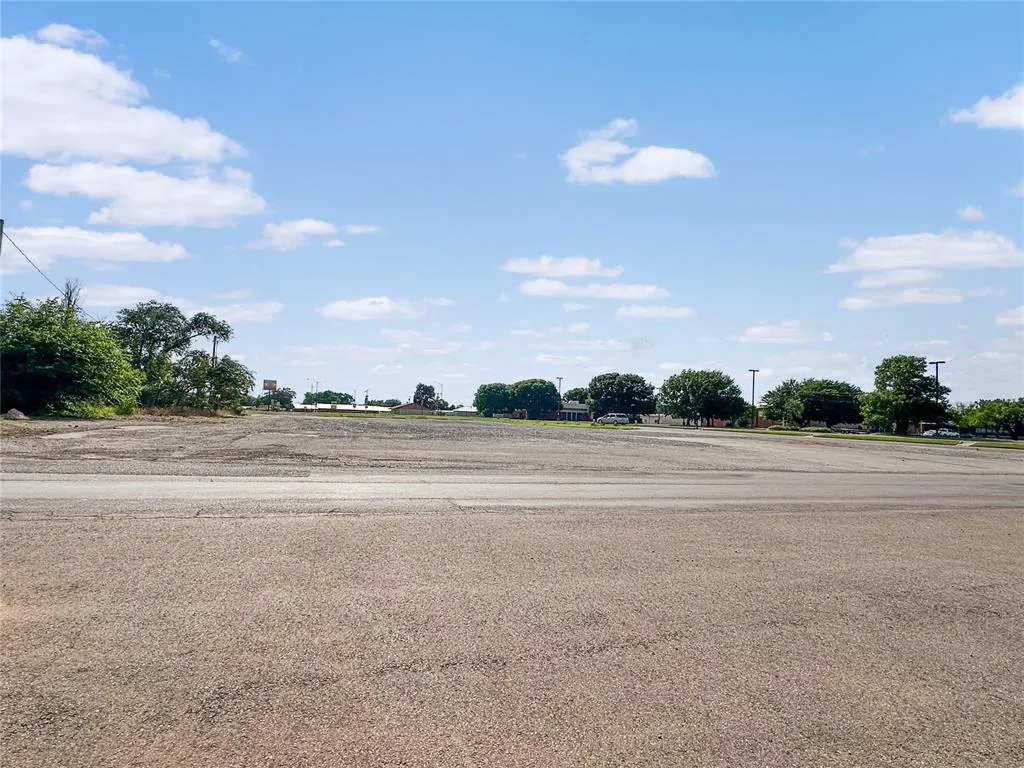 Photo 5 — 408 NE Route 66 Highway, Sayre, OK 73662