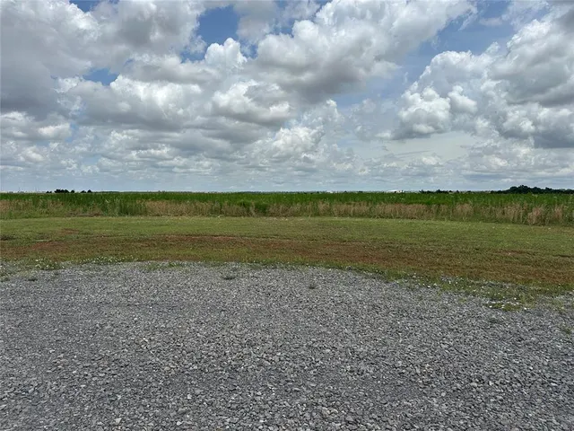 Front exterior — 30625 White Horse Lane, Cashion, OK 73016