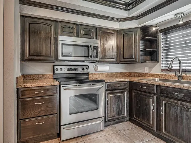 Photo 8 — 503 W Owens Street, El Reno, OK 73036