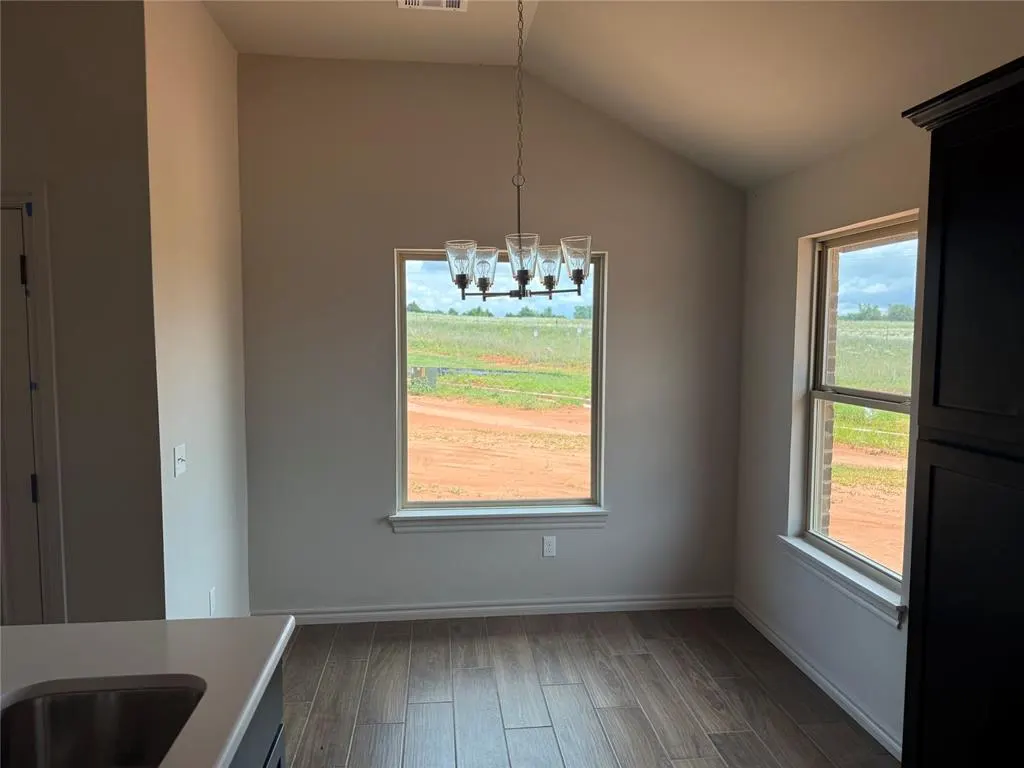 Photo 10 — 1233 E Stallion Lane, Mustang, OK 73064