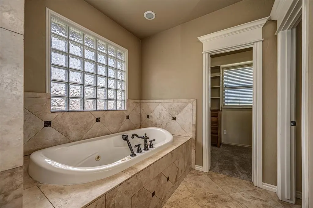 Photo 24 — 30454 Wolf Creek Lane, Cashion, OK 73016