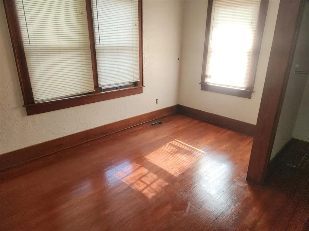 Photo 5 — 320 N Bradley Street, Weatherford, OK 73096