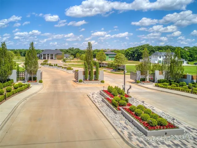 Photo 2 — 15617 Waterstone Way, Edmond, OK 73013