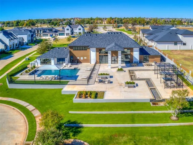 Photo 4 — 15617 Waterstone Way, Edmond, OK 73013