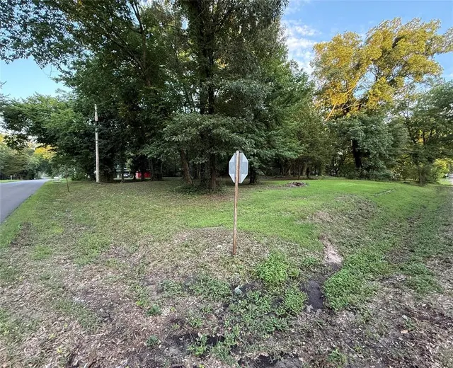 Front exterior — 606 Campbell Street, Broken Bow, OK 74728