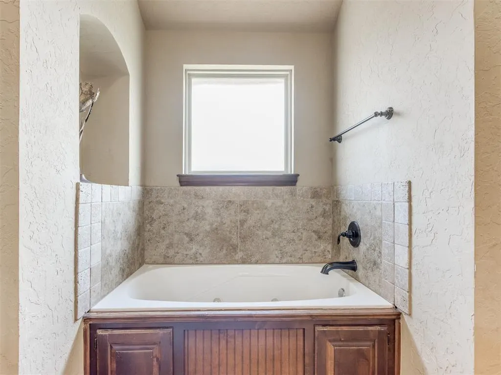 Photo 18 — 3312 SE 32nd Street, Moore, OK 73165