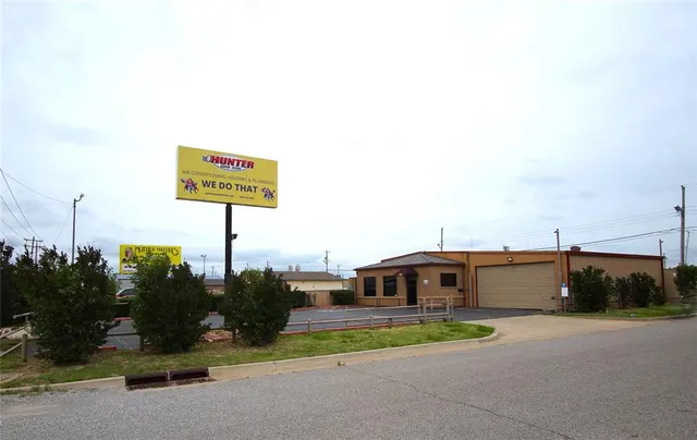 Photo 3 — 136 NW 122nd Street, Oklahoma City, OK 73114