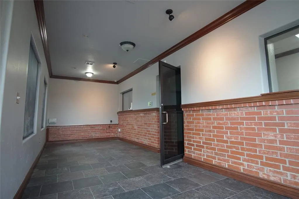 Photo 4 — 136 NW 122nd Street, Oklahoma City, OK 73114