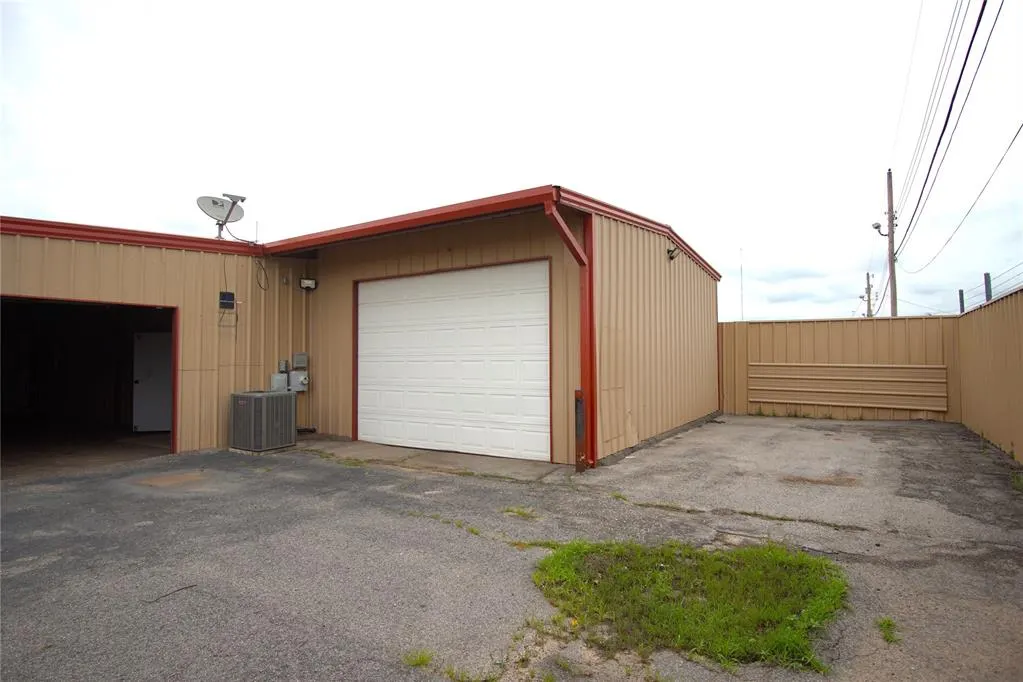 Photo 8 — 136 NW 122nd Street, Oklahoma City, OK 73114