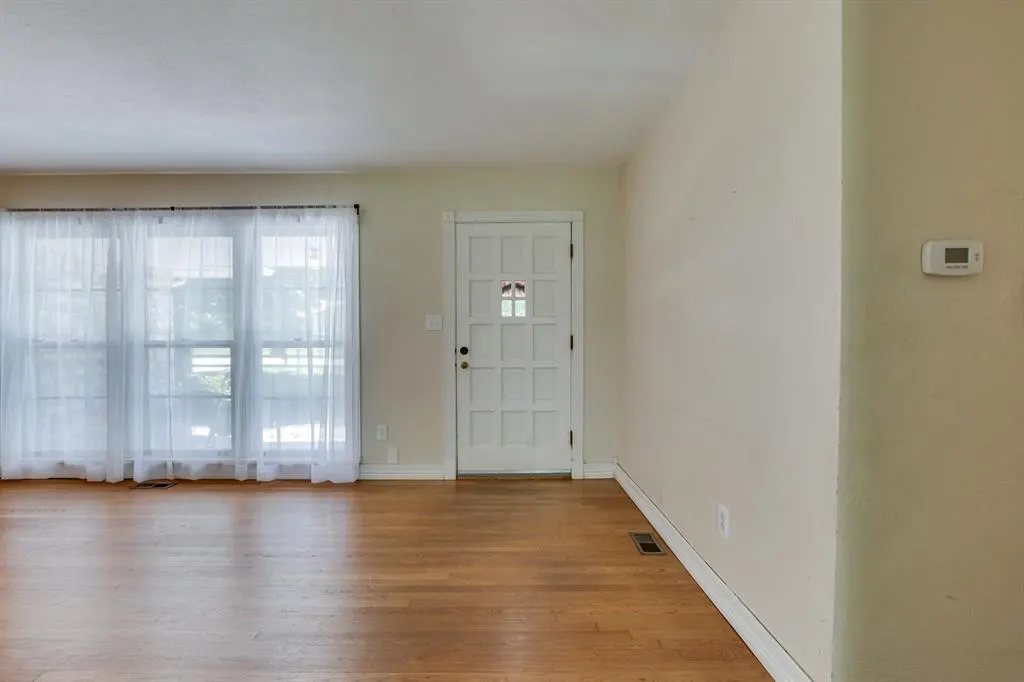 Photo 8 — 5932 N Grove Avenue, Oklahoma City, OK 73122