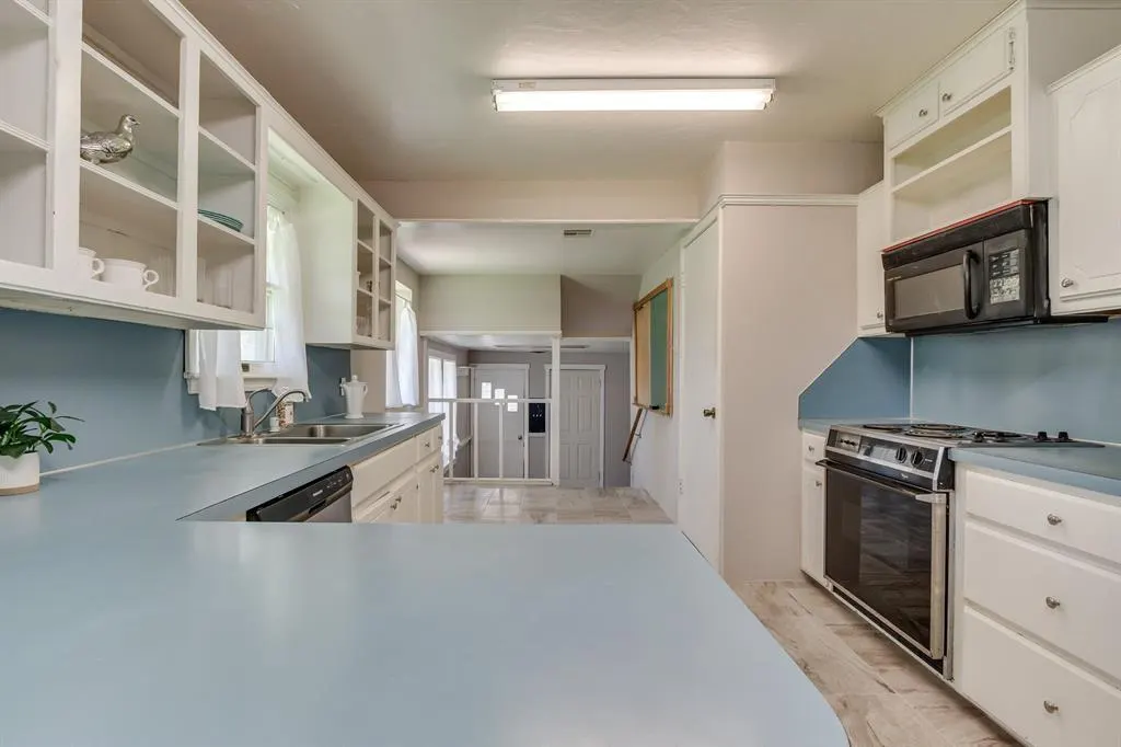 Photo 13 — 5932 N Grove Avenue, Oklahoma City, OK 73122