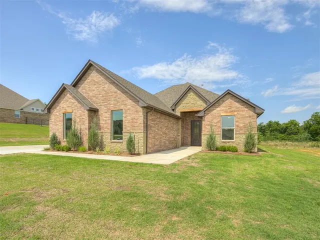 Front exterior — 7625 Leoma Lane, Oklahoma City, OK 73150