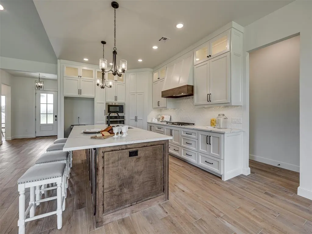 Photo 12 — 7625 Leoma Lane, Oklahoma City, OK 73150