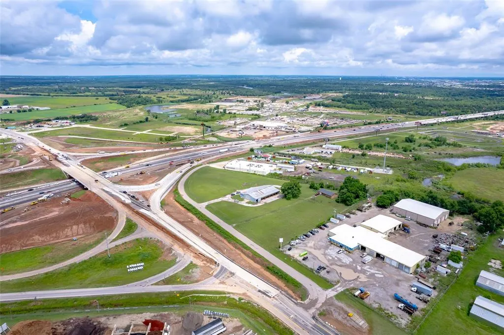 Photo 3 — 1037 W Adkins Hill Road, Norman, OK 73072