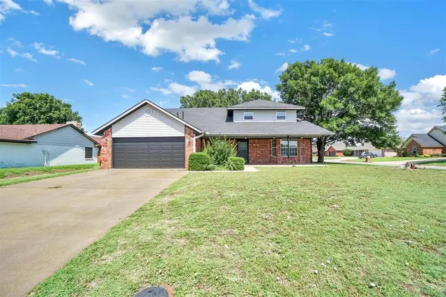 Photo 2 — 3112 Partridge Place, Altus, OK 73521