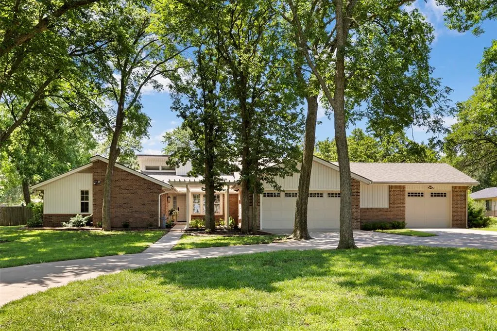 Photo 2 — 2 Terra Lane, Shawnee, OK 74804