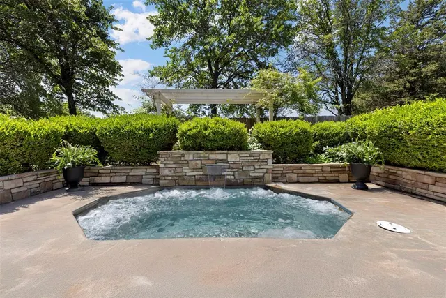 Photo 5 — 2 Terra Lane, Shawnee, OK 74804