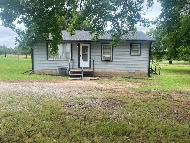 Front exterior — 17221 S 76 Highway, Lindsay, OK 73052