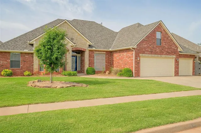 Photo 2 — 5404 NW 119th Street, Oklahoma City, OK 73162