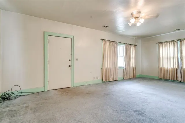 Photo 7 — 121 NW 26th Street, Oklahoma City, OK 73103