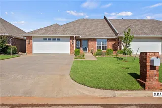 Sold home at 901 Gartrell Place