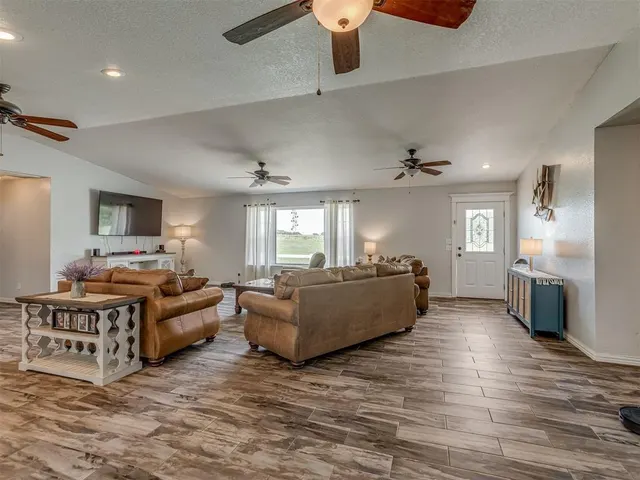 Photo 6 — 111 E Memorial, Marlow, OK 73055