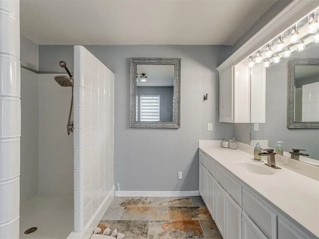 Photo 18 — 111 E Memorial, Marlow, OK 73055