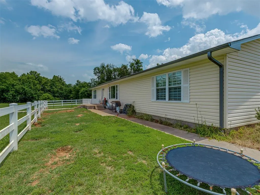 Photo 34 — 111 E Memorial, Marlow, OK 73055