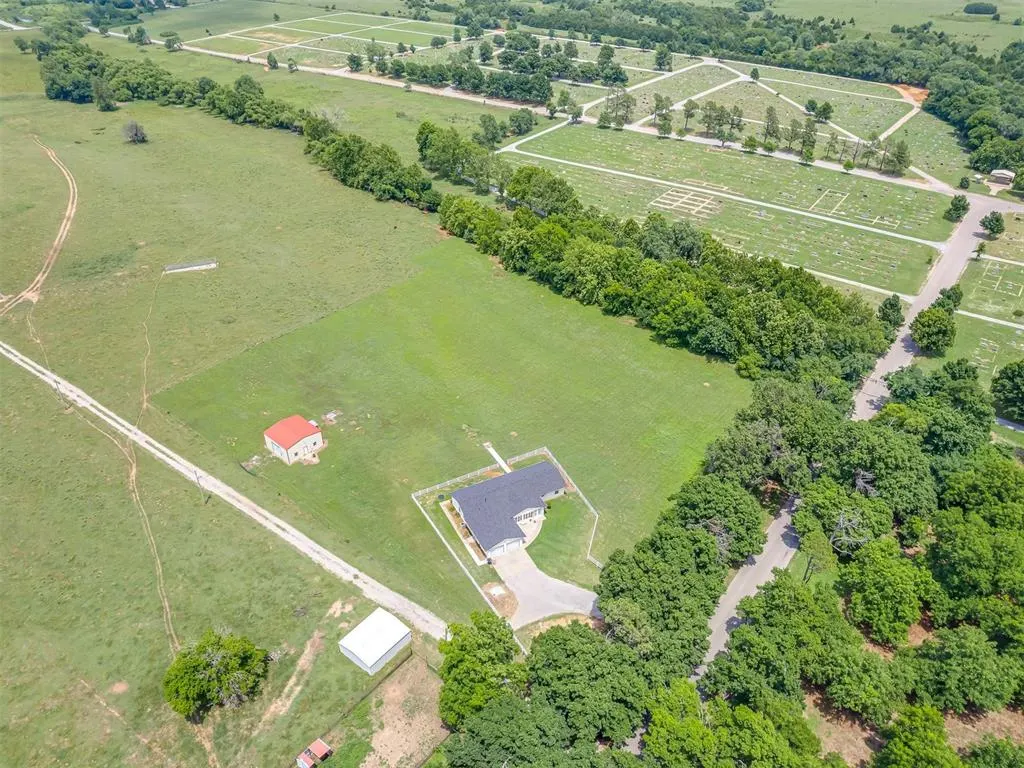 Photo 44 — 111 E Memorial, Marlow, OK 73055