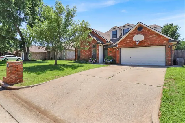 Photo 2 — 1809 Deerwood Trail, Midwest City, OK 73130