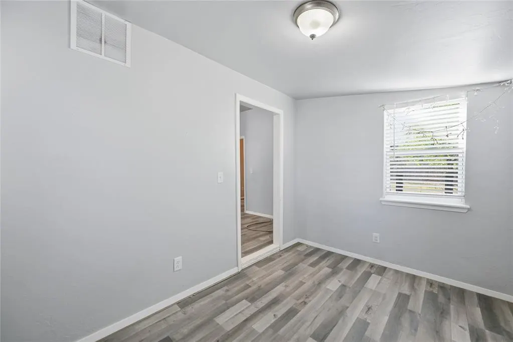 Photo 7 — 334 SE 24th Street, Oklahoma City, OK 73129
