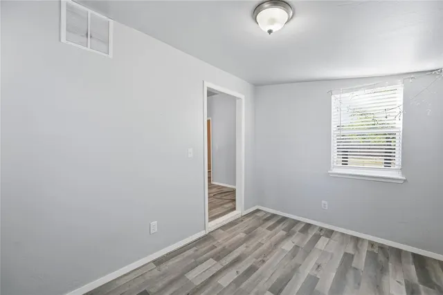 Photo 7 — 334 SE 24th Street, Oklahoma City, OK 73129