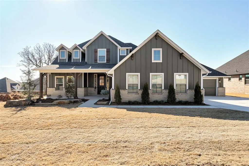 Front exterior — 7924 Amber Ridge Drive, Edmond, OK 73034