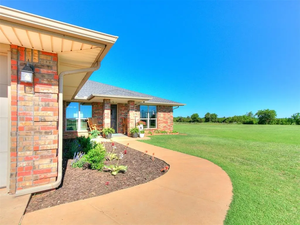 Photo 8 — 5053 Northridge Run, Cashion, OK 73016