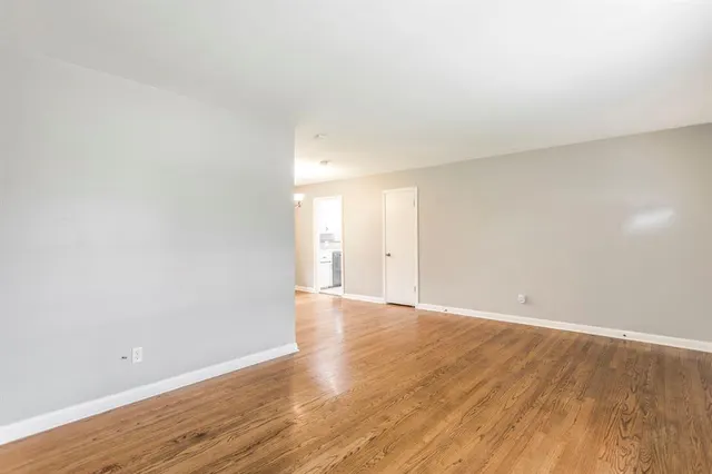 Photo 5 — 3020 NW 71st Street, Oklahoma City, OK 73116