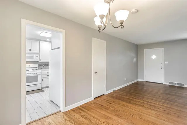 Photo 7 — 3020 NW 71st Street, Oklahoma City, OK 73116