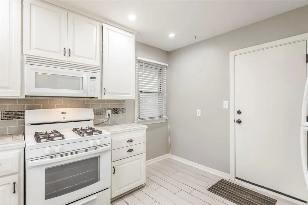 Photo 11 — 3020 NW 71st Street, Oklahoma City, OK 73116