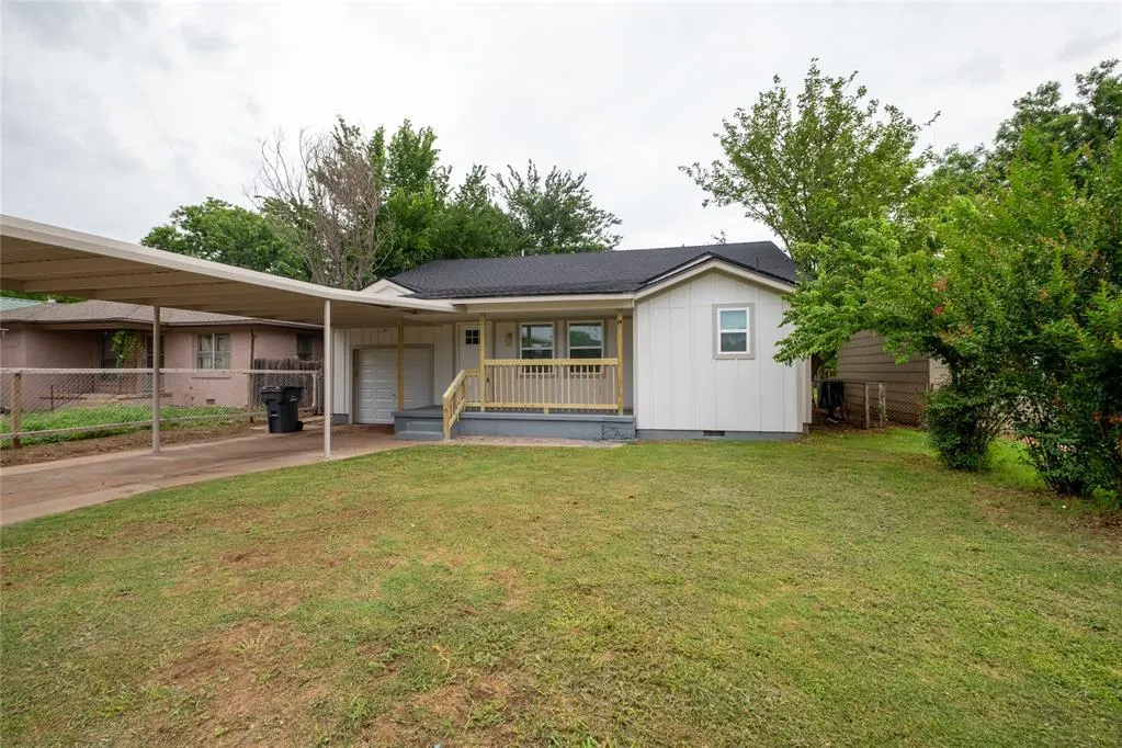 Photo 3 — 709 SW Jefferson Avenue, Lawton, OK 73501