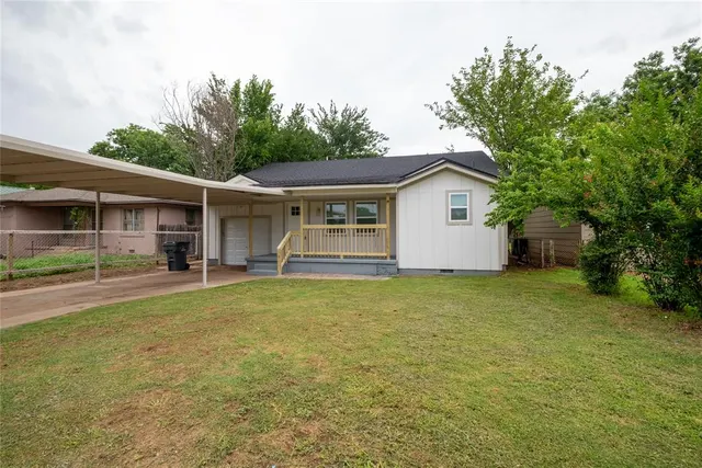Photo 3 — 709 SW Jefferson Avenue, Lawton, OK 73501