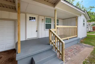 Sold home at 709 SW Jefferson Avenue