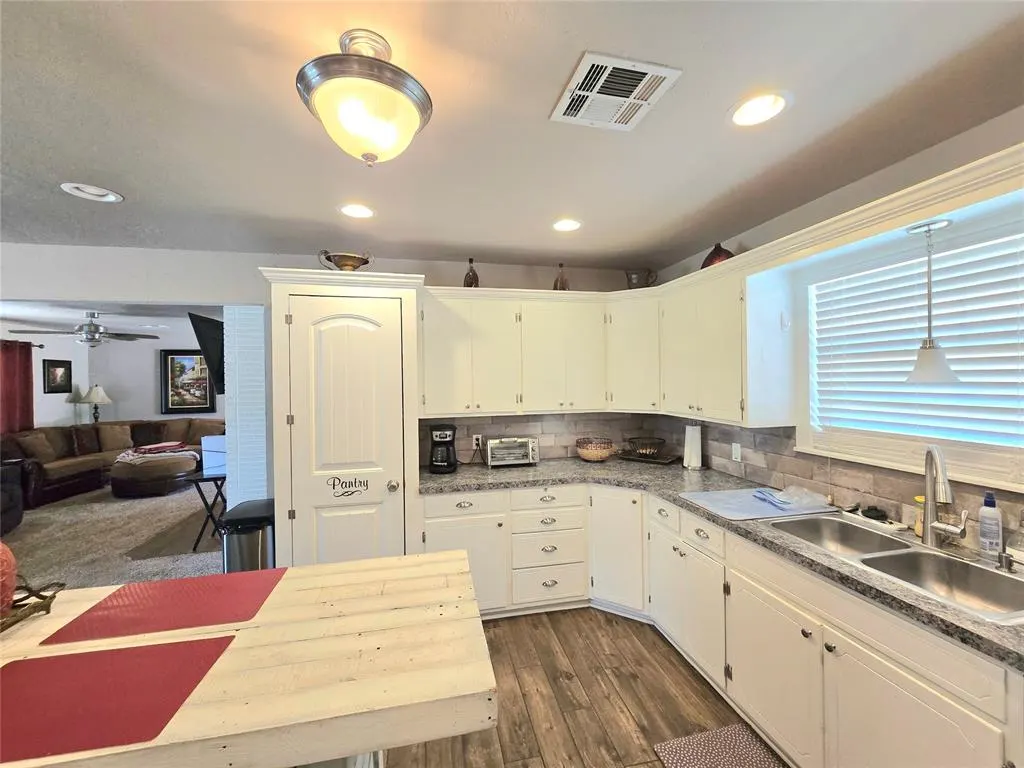 Photo 15 — 2015 Willard Drive, Altus, OK 73521