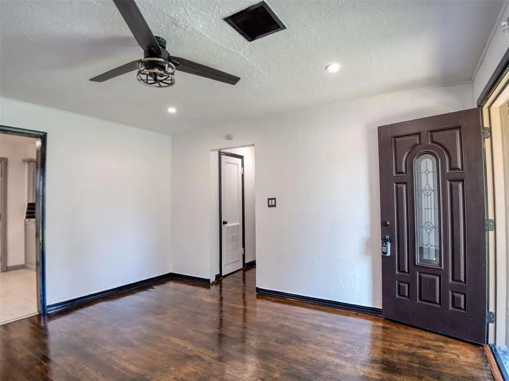Photo 4 — 2109 SE Mickey Road, Del City, OK 73115