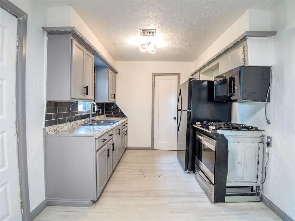 Photo 5 — 2109 SE Mickey Road, Del City, OK 73115