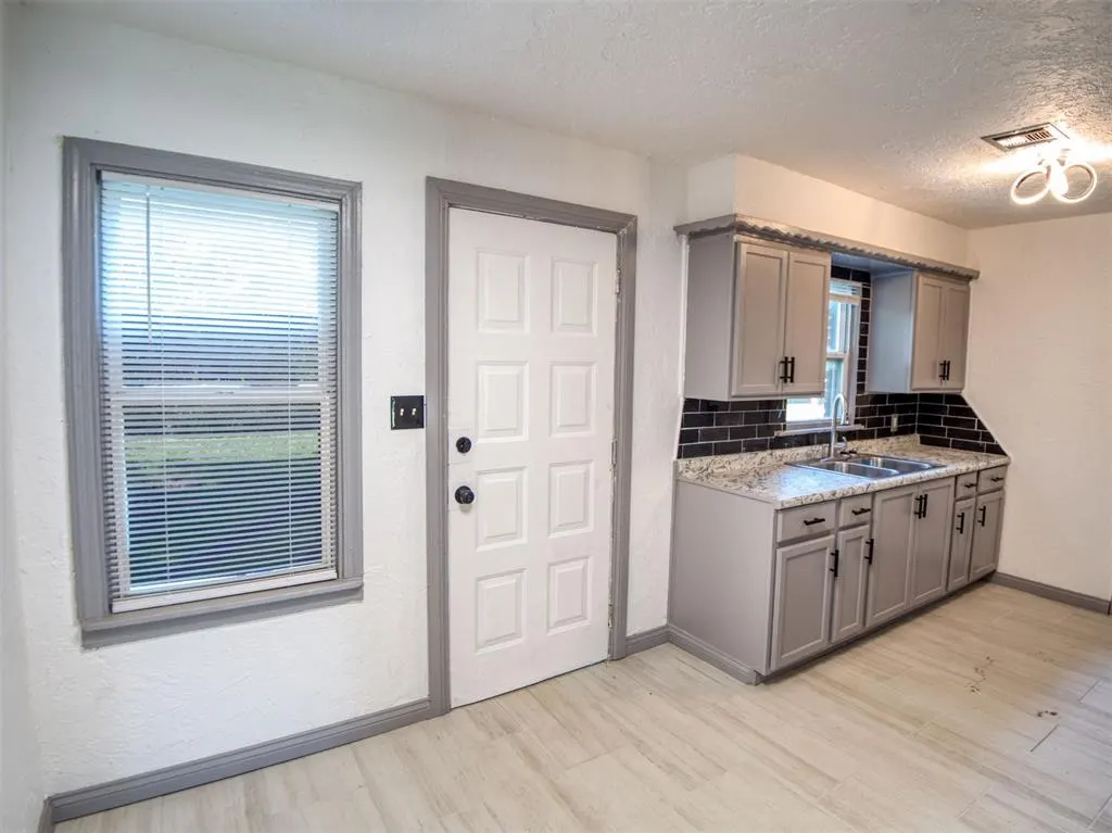 Photo 8 — 2109 SE Mickey Road, Del City, OK 73115