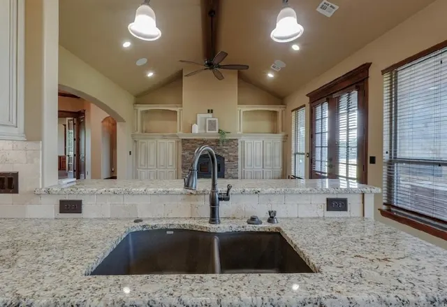 Photo 8 — 30202 Sleepy Hollow Drive, McLoud, OK 74851
