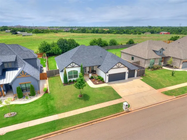 Front exterior — 3708 Vintage Creek Drive, Norman, OK 73069