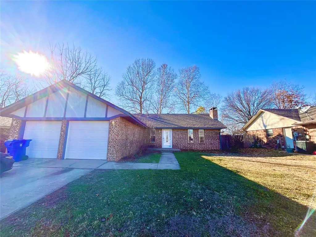Front exterior — 716 Smalley Drive, Norman, OK 73071