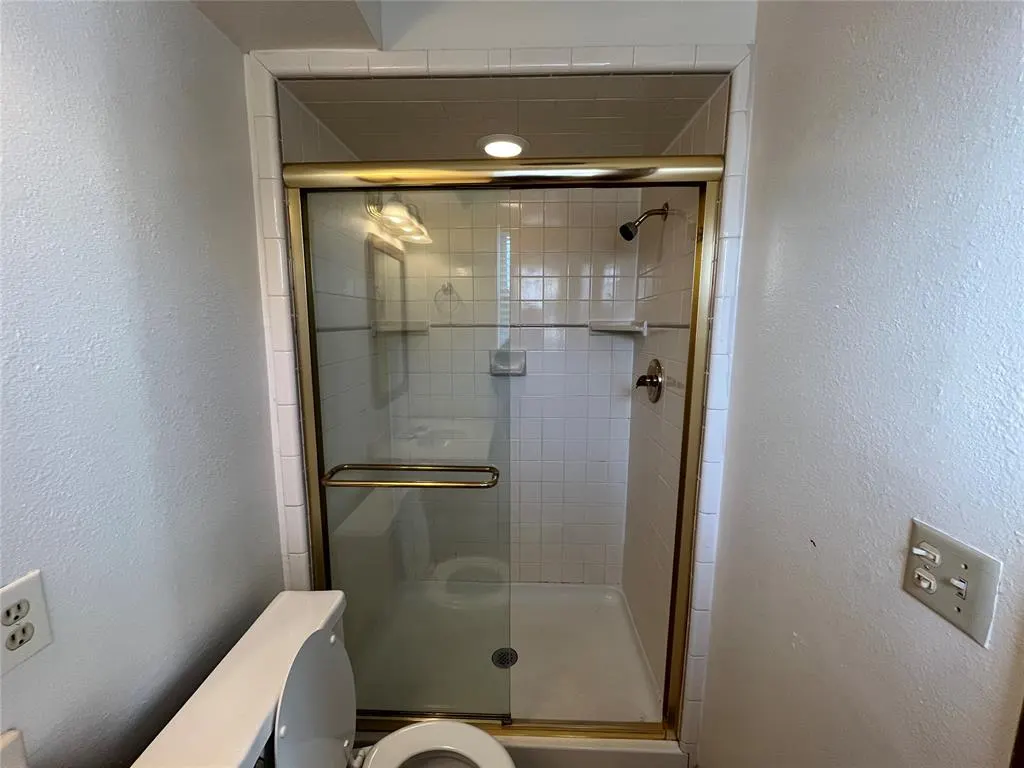 Photo 2 — 716 Smalley Drive, Norman, OK 73071