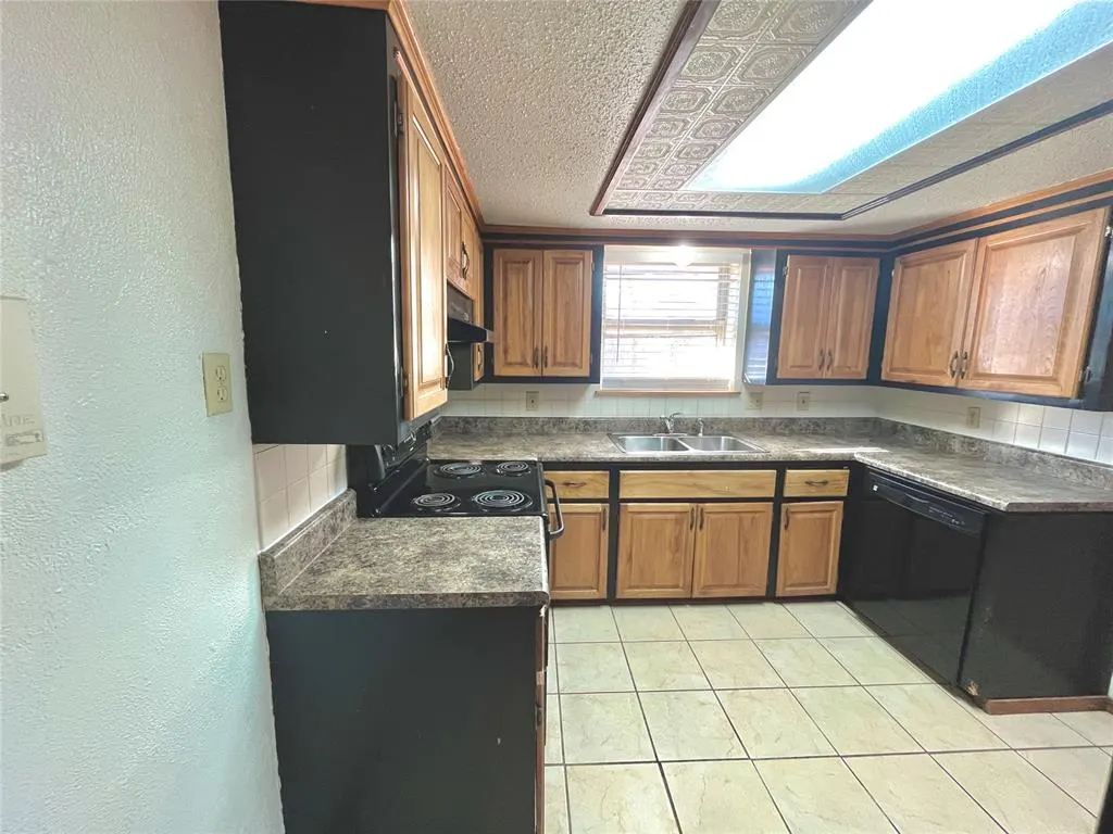 Photo 6 — 716 Smalley Drive, Norman, OK 73071