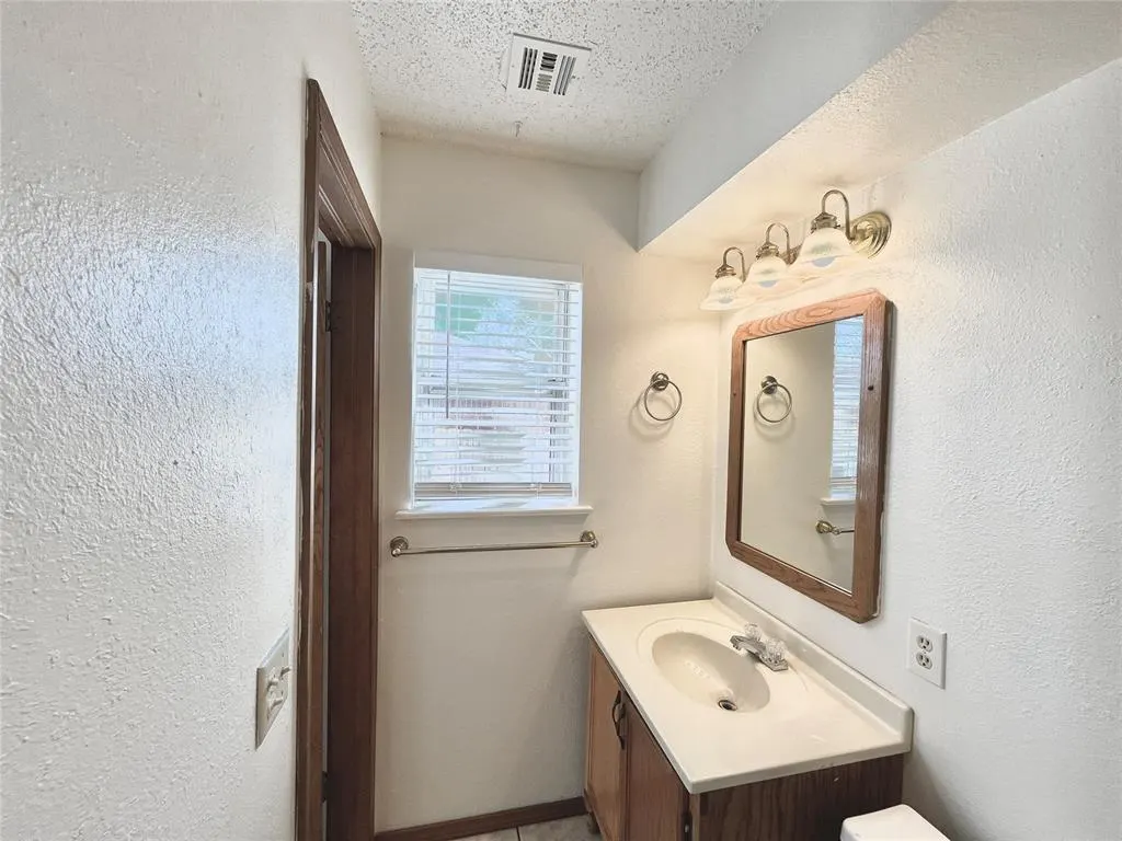 Photo 15 — 716 Smalley Drive, Norman, OK 73071